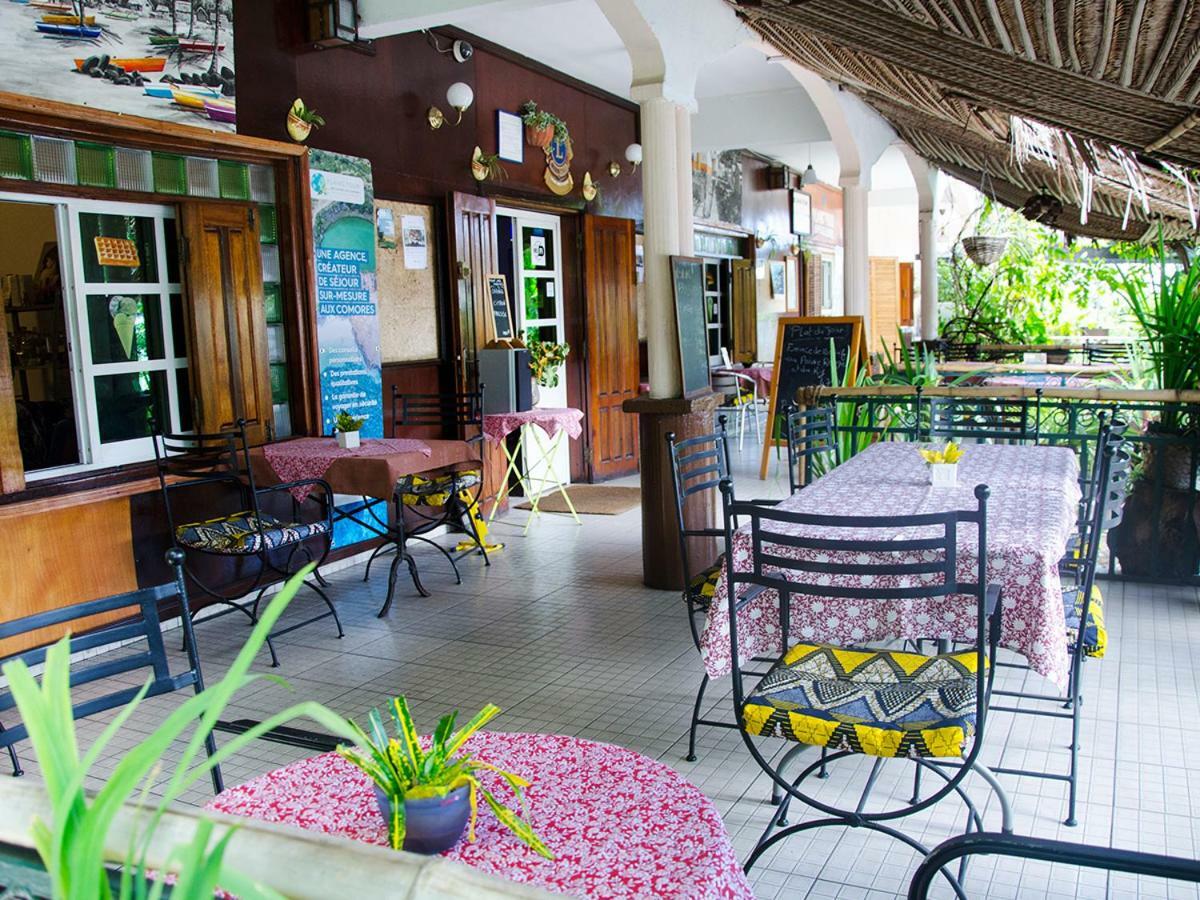 Hotel Jardin De La Paix Морони Экстерьер фото